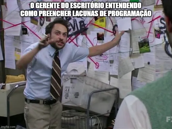 Um homem tentando entender os horários da equipe num painel bagunçado